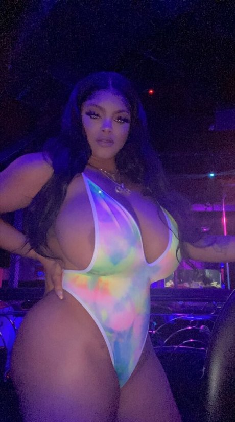 Nacktes geleaktes OnlyFans-Foto von Lavish Styles