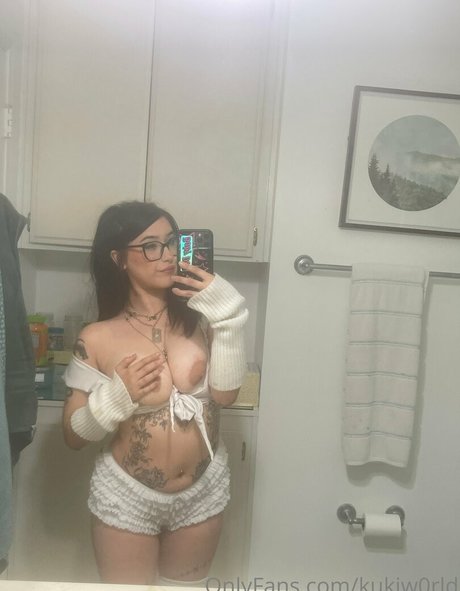 Nacktes geleaktes OnlyFans-Foto von Kukiw0rld