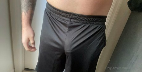 Alasti lekkinud OnlyFans-i pilt Rantingriley