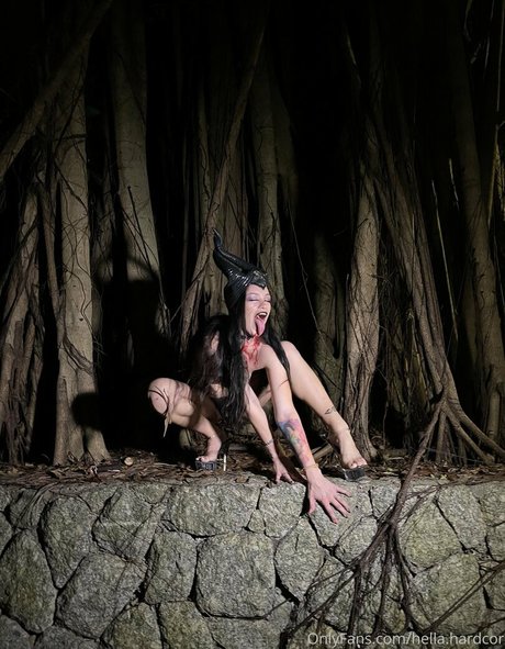 Alasti lekkinud OnlyFans-i pilt Hellahardcor