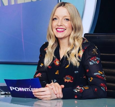 Alasti lekkinud OnlyFans-i pilt Lauren Laverne
