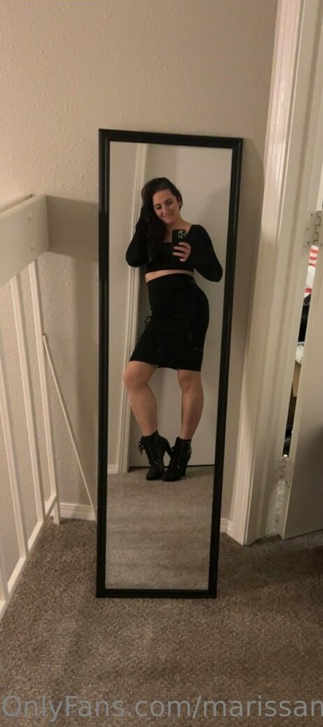 Naakte gelekte OnlyFans-foto van Marissamountains