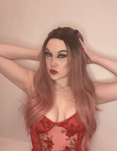 Naken lekkede OnlyFans-bilde av Goddesslaylaaa