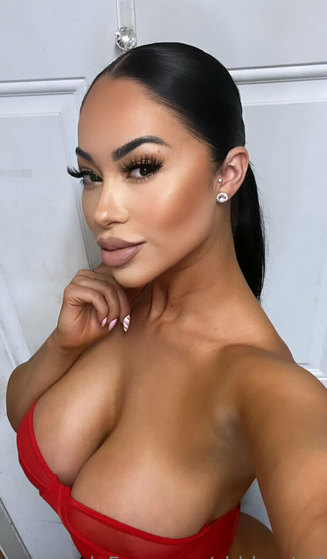 Nahá fotka uniklých OnlyFans od Shantel Tinajero