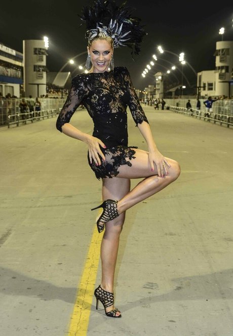 Nahá fotka uniklých OnlyFans od Ana Hickmann