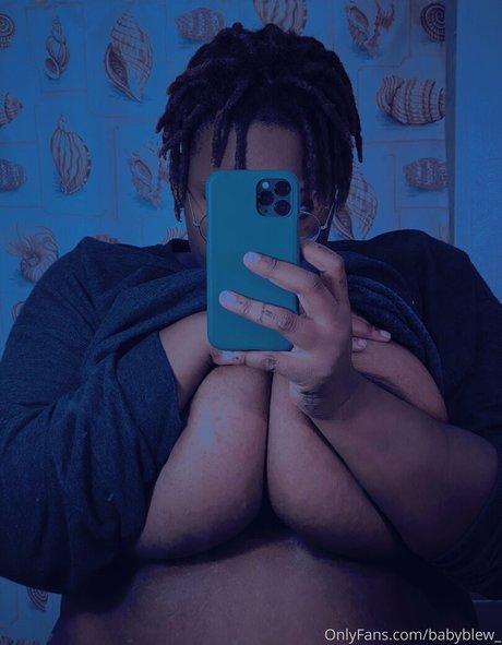 Foto di nudo di fuga di OnlyFans di Marsxbluefree