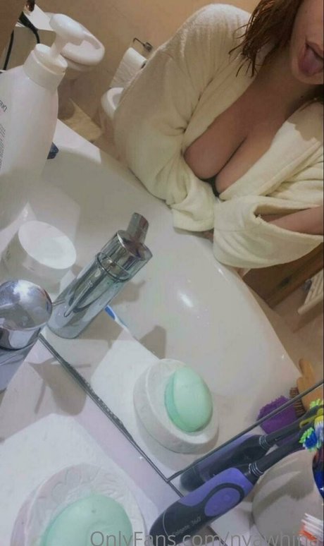 Naakte gelekte OnlyFans-foto van Maobunny