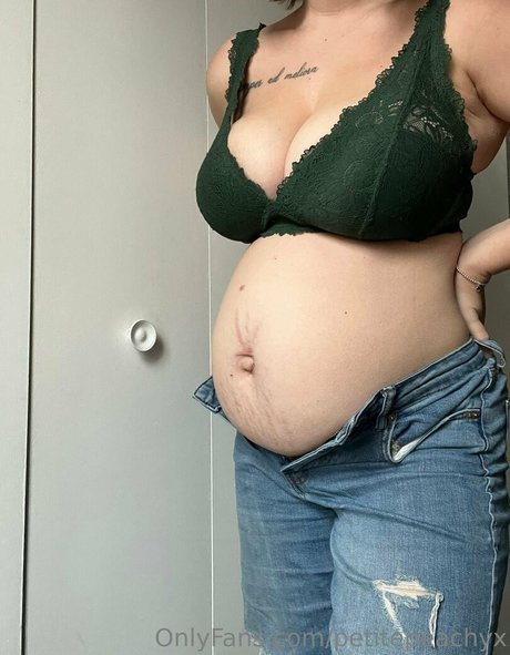 Petitepeachyx OnlyFans泄露裸照