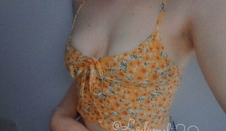 Alasti lekkinud OnlyFans-i pilt Ladymeli20