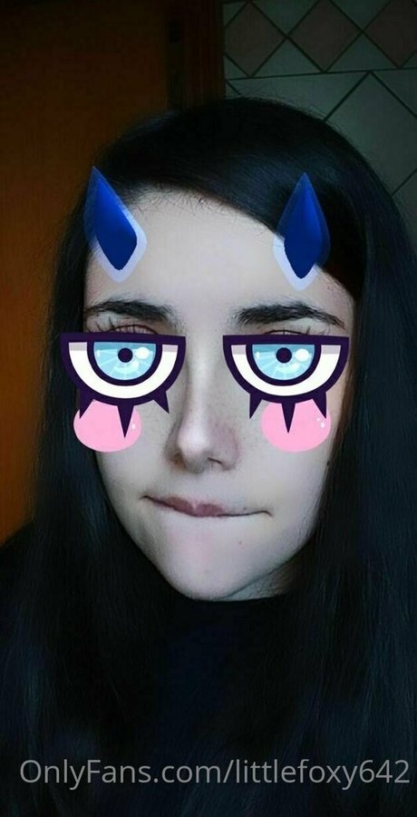 Naakte gelekte OnlyFans-foto van Littlefoxyuwu