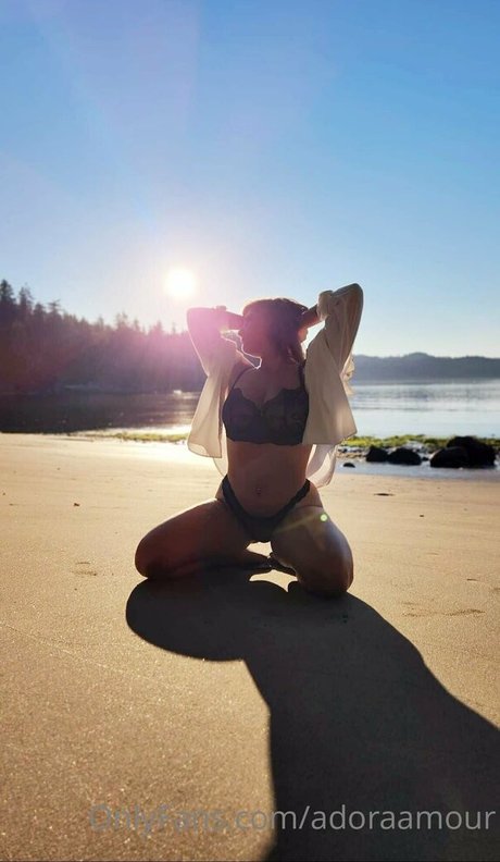 Foto di nudo di fuga di OnlyFans di Adoraamour