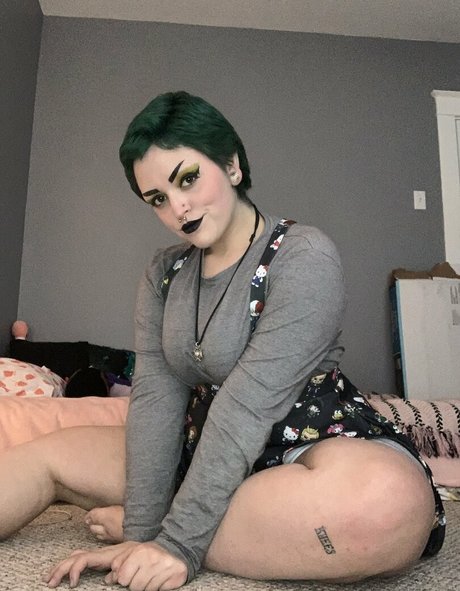 Naken lekkede OnlyFans-bilde av Basilbabyy