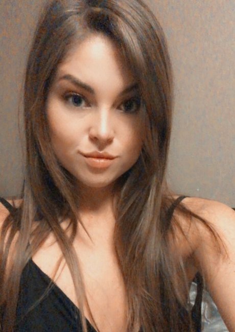 Nacktes geleaktes OnlyFans-Foto von Ariellxoxoxo