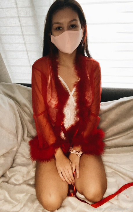 Naken lekkede OnlyFans-bilde av Silkyvinyl