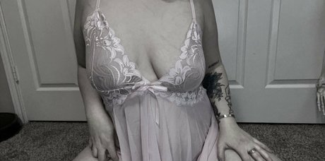 Foto di nudo di fuga di OnlyFans di Littlekittenn