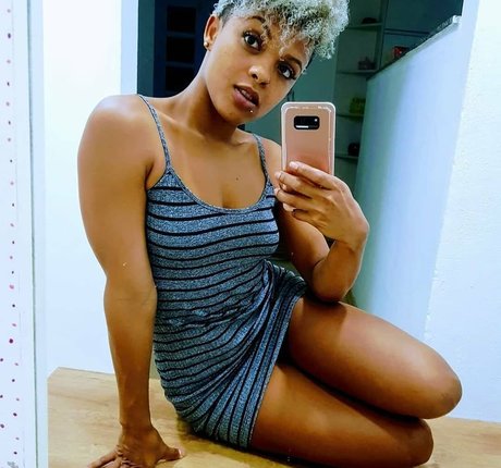 Nacktes geleaktes OnlyFans-Foto von Sayoh Dos Santos