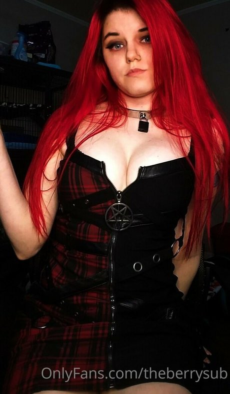 Naken läckt OnlyFans-bild av Theberrysub