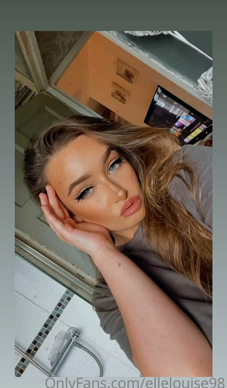Foto desnuda filtrada de OnlyFans de Ellelouise98