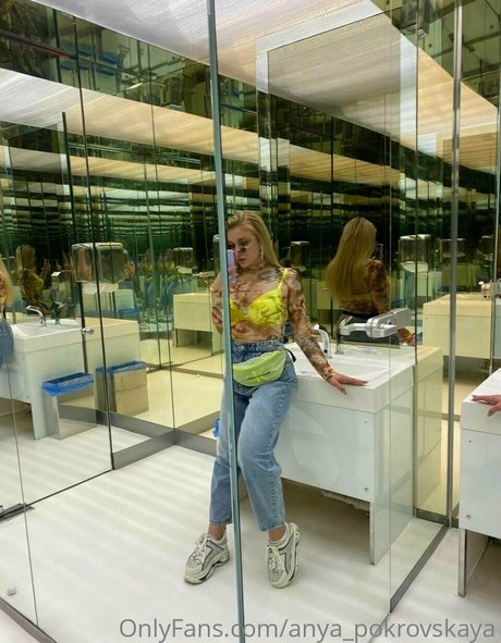 Alasti lekkinud OnlyFans-i pilt Anyapokrovskaya