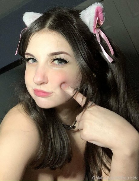 Naakte gelekte OnlyFans-foto van Fratricide