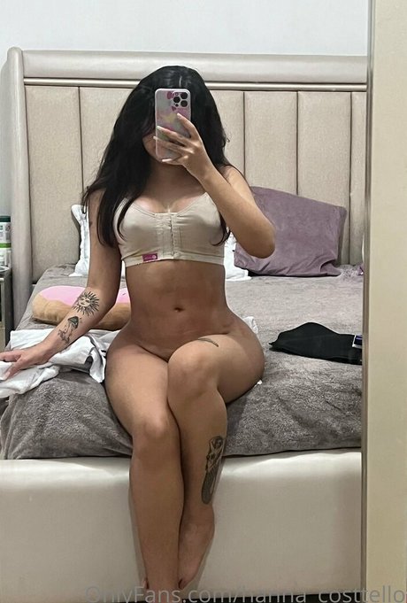 Naken läckt OnlyFans-bild av Hanna Costtello