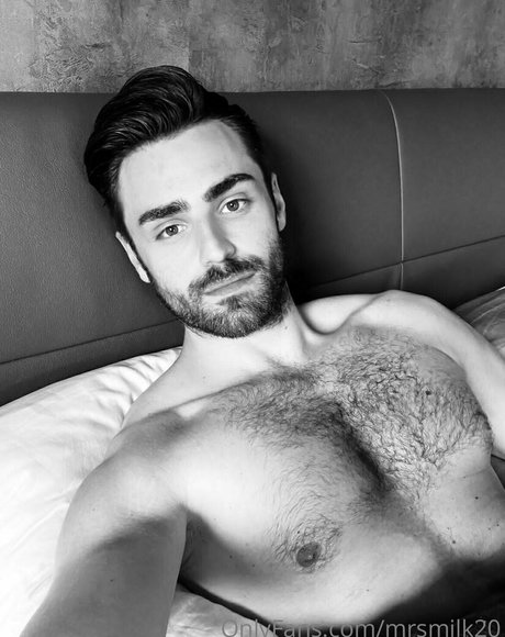 Обнаженная фотография утечки OnlyFans от Mrsmilk20