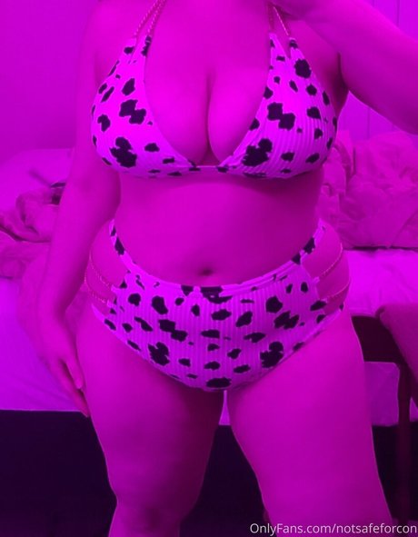 Nacktes geleaktes OnlyFans-Foto von Notsafeforcon
