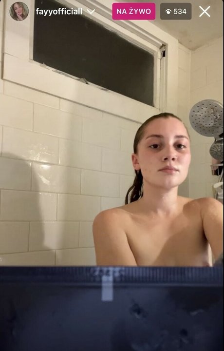 Naken lekkede OnlyFans-bilde av Fayofficial