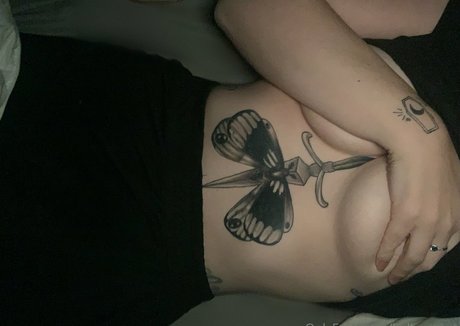 Alasti lekkinud OnlyFans-i pilt Bellaraven