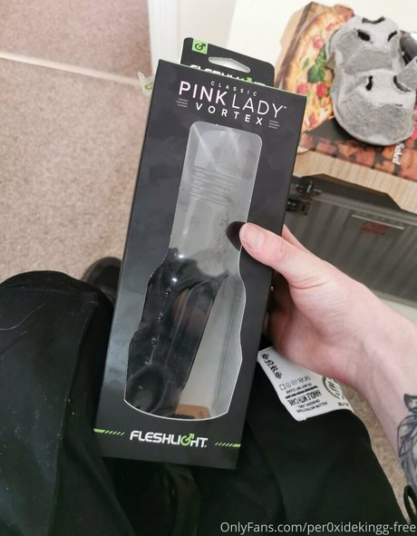 Naakte gelekte OnlyFans-foto van Per0xidekinggfree