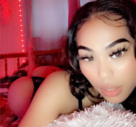 Alasti lekkinud OnlyFans-i pilt Badgirlshane