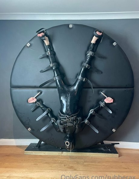 Naken lekkede OnlyFans-bilde av Rubberax