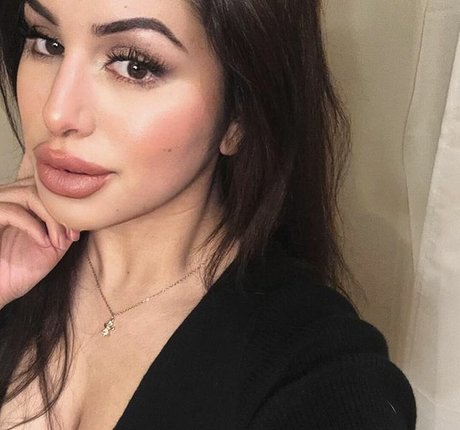 Naakte gelekte OnlyFans-foto van Soirellehcim