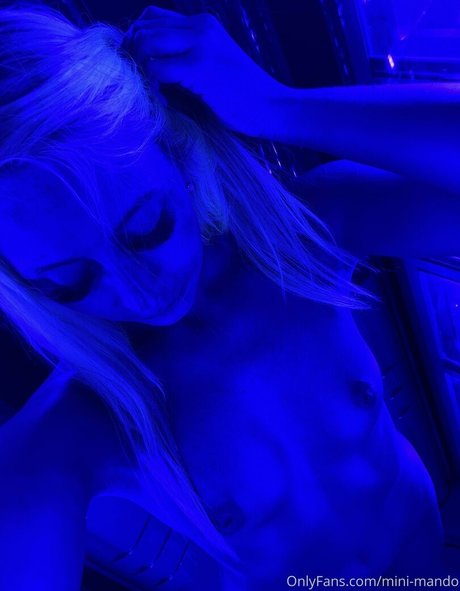 Minimando naked leaks OnlyFans pic