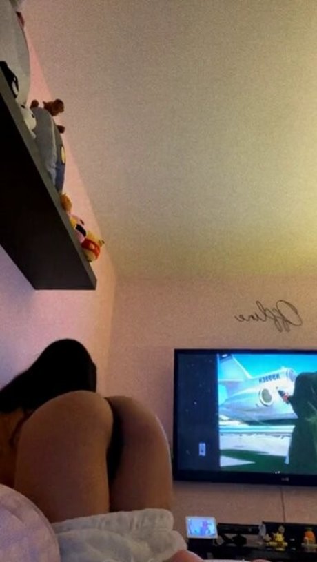 Naakte gelekte OnlyFans-foto van Ovnezz