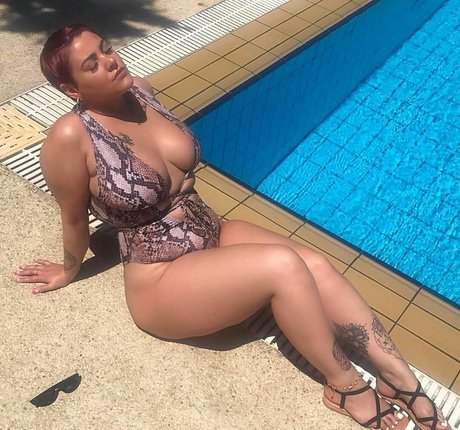 Nahá fotka uniklých OnlyFans od Peaches