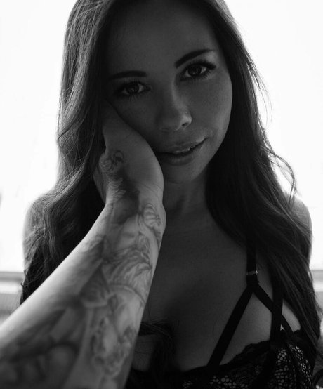 Обнаженная фотография утечки OnlyFans от Carmen Palme