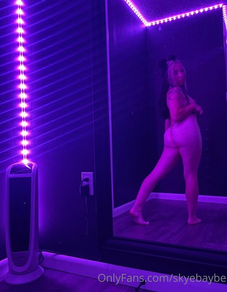 Alasti lekkinud OnlyFans-i pilt Skyebaybe