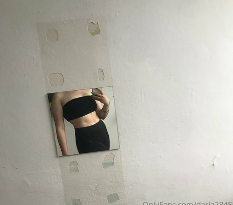 Naakte gelekte OnlyFans-foto van Daria2345