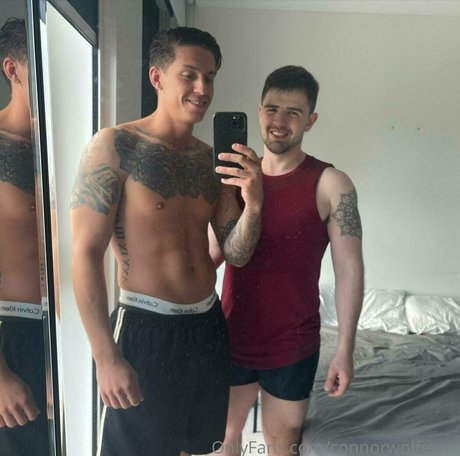Naakte gelekte OnlyFans-foto van Connorwolfexxx