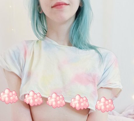 Alasti lekkinud OnlyFans-i pilt Oneeponpon