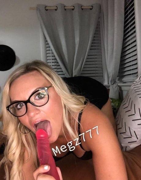 Nacktes geleaktes OnlyFans-Foto von Megz777
