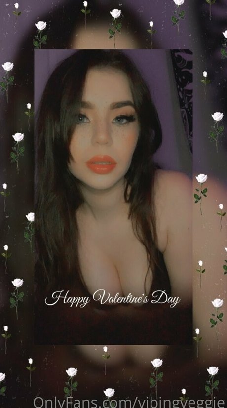 Alasti lekkinud OnlyFans-i pilt Vibingveggie