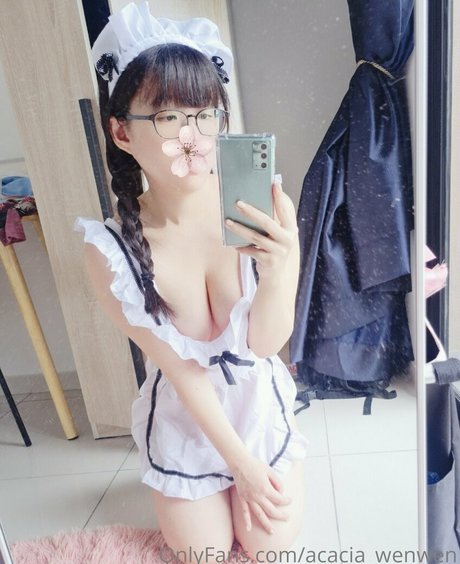 Alasti lekkinud OnlyFans-i pilt Acaciawenwen