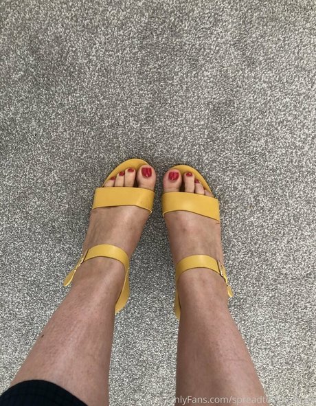 Spreadtoesnothate OnlyFans泄露裸照