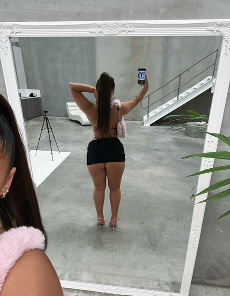 Photo nue de fuite OnlyFans de Ieshamareee