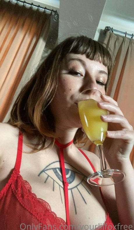 Yourlilfoxfree naked leaks OnlyFans pic