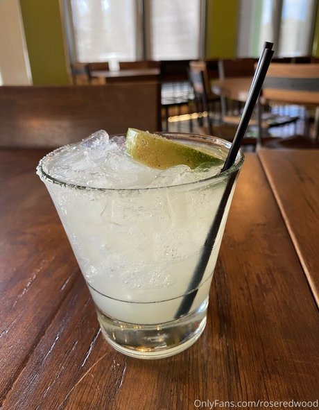 Nacktes geleaktes OnlyFans-Foto von Roseredwood