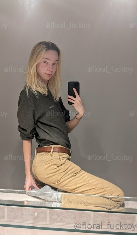 Floralfucktoy naked leaks OnlyFans pic