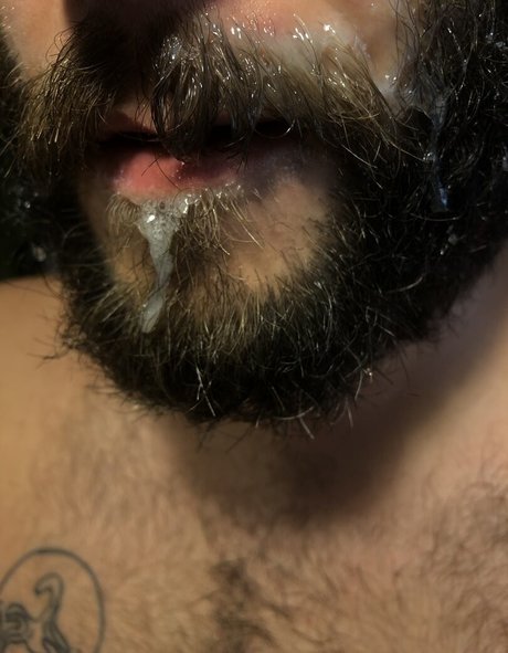 Foto di nudo di fuga di OnlyFans di Abeardedboy